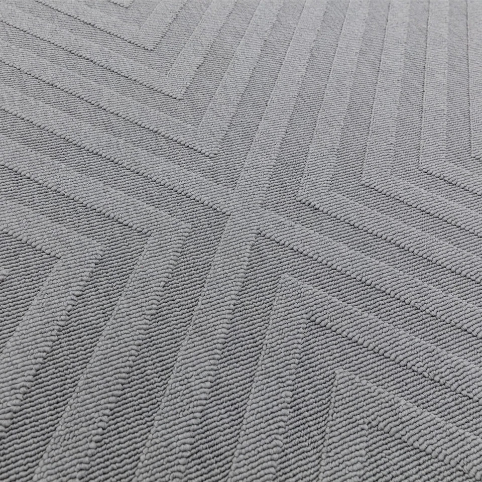 Durable Indoor/Outdoor Arrow Design Rug 80x150cm | Light Grey