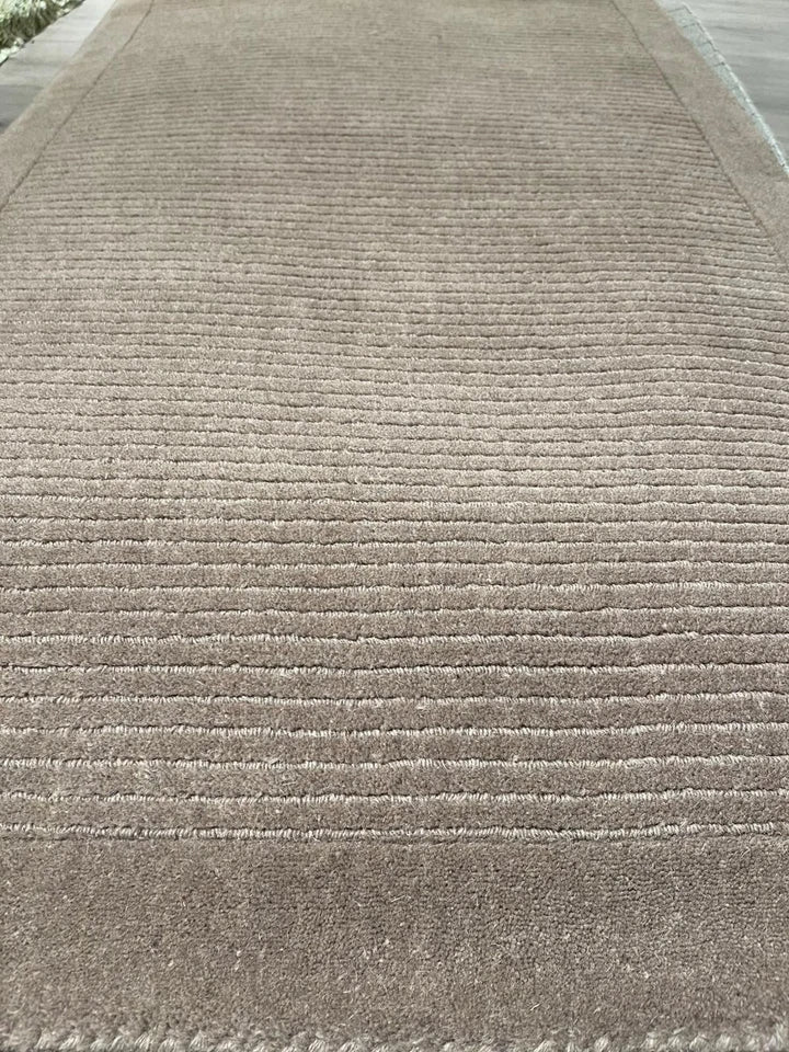Premium York Taupe Hand Woven Wool Rug 80x150cm – Durable & Stylish Rug by Home Furniture UK (RRP £240)
